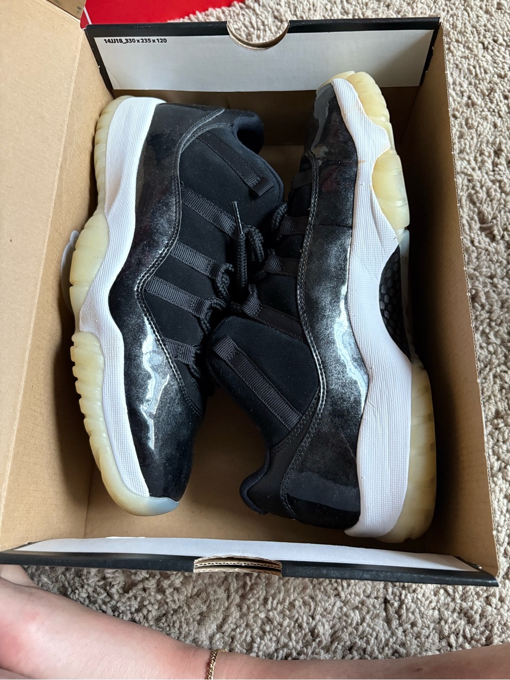 Jordan Air Jordan 11 Retro Low Box Label — Black/White/Metallic Silver